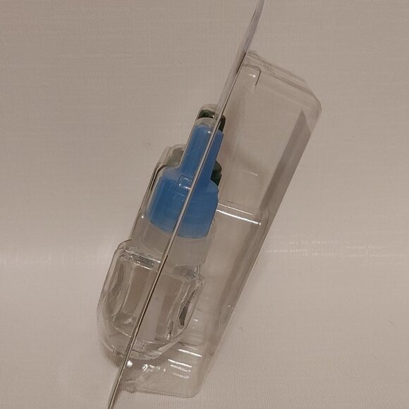 FEBREZE PLUG Morning Dew Scented Oil Refill BNIP 1st Day Fresh for 50 Days - Picture 4 of 4